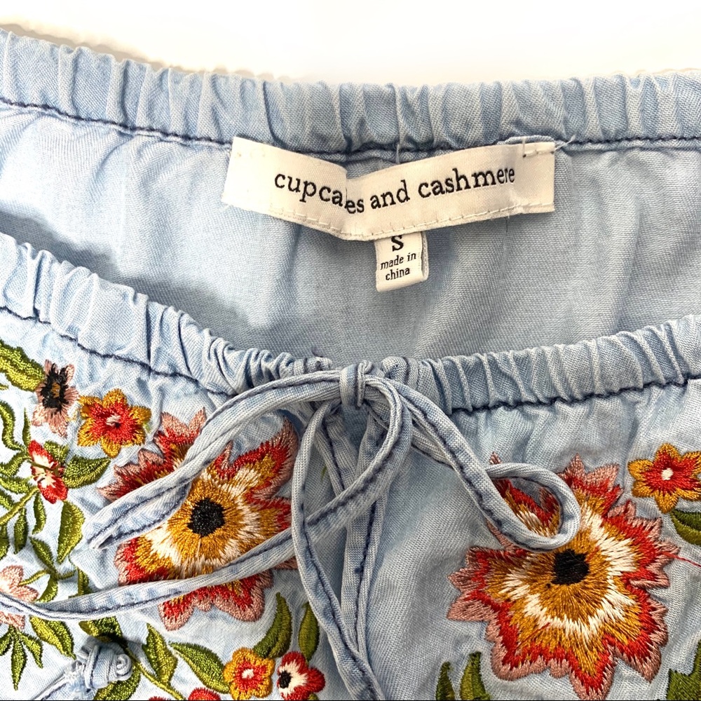 Cupcakes & Cashmere Off Shoulder Embroidery Top S - Picture 6 of 7